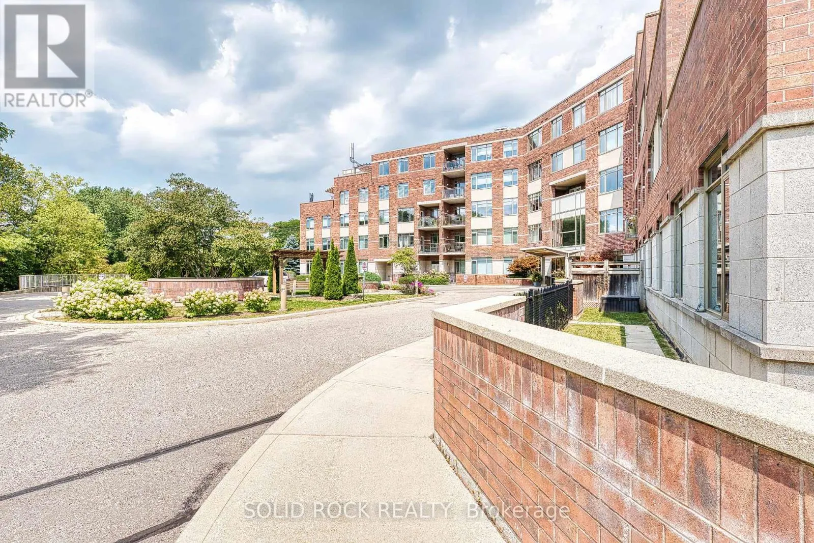 103 - 400 ROMEO STREET N