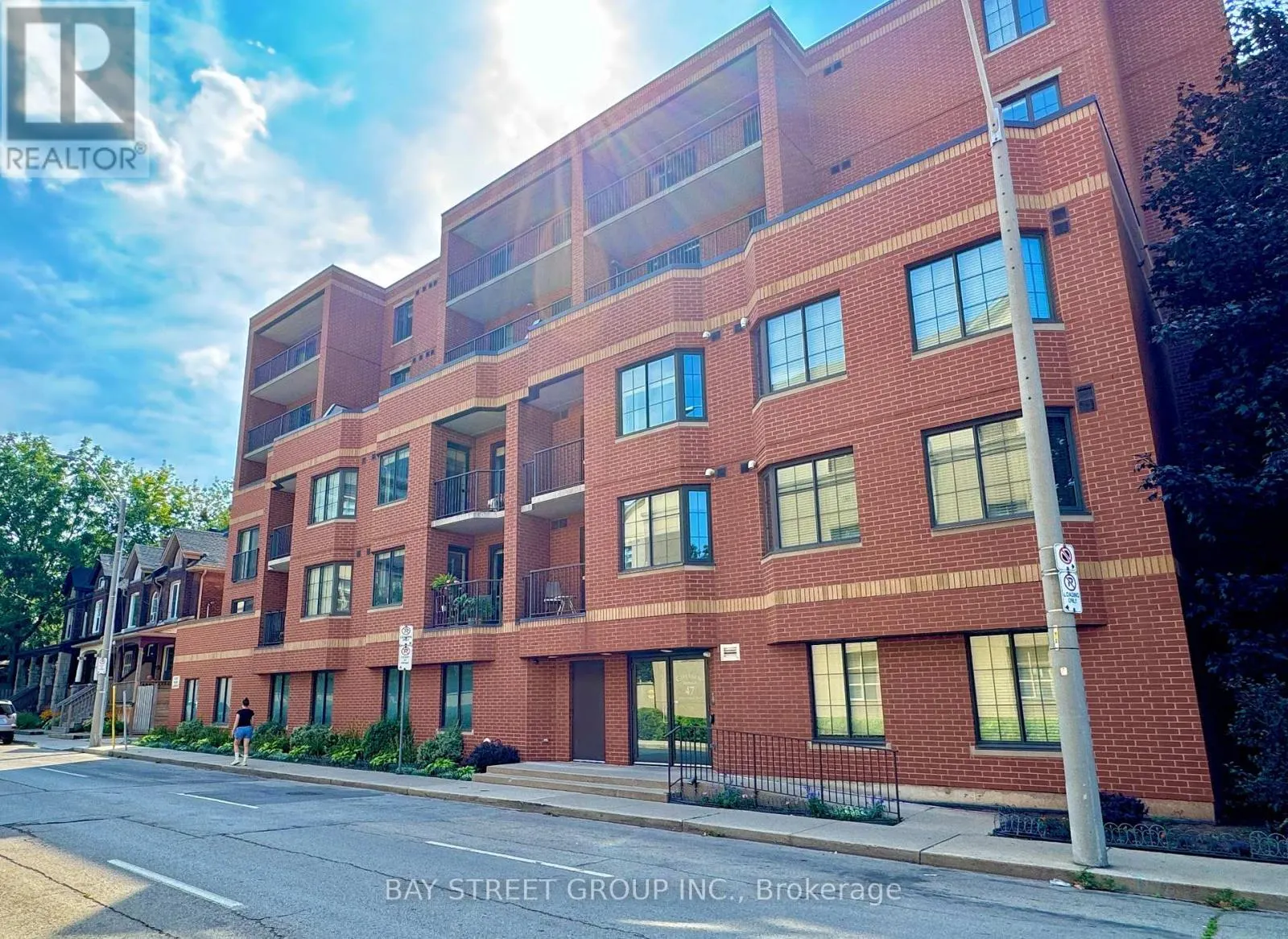 601 - 47 CAROLINE STREET N