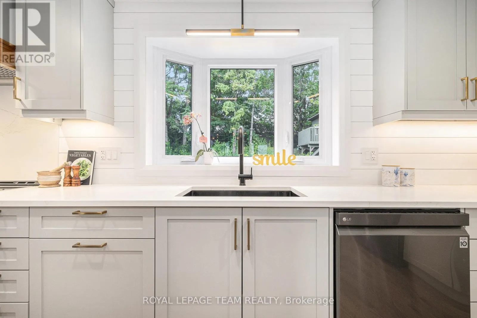 100 QUEENSLINE DRIVE