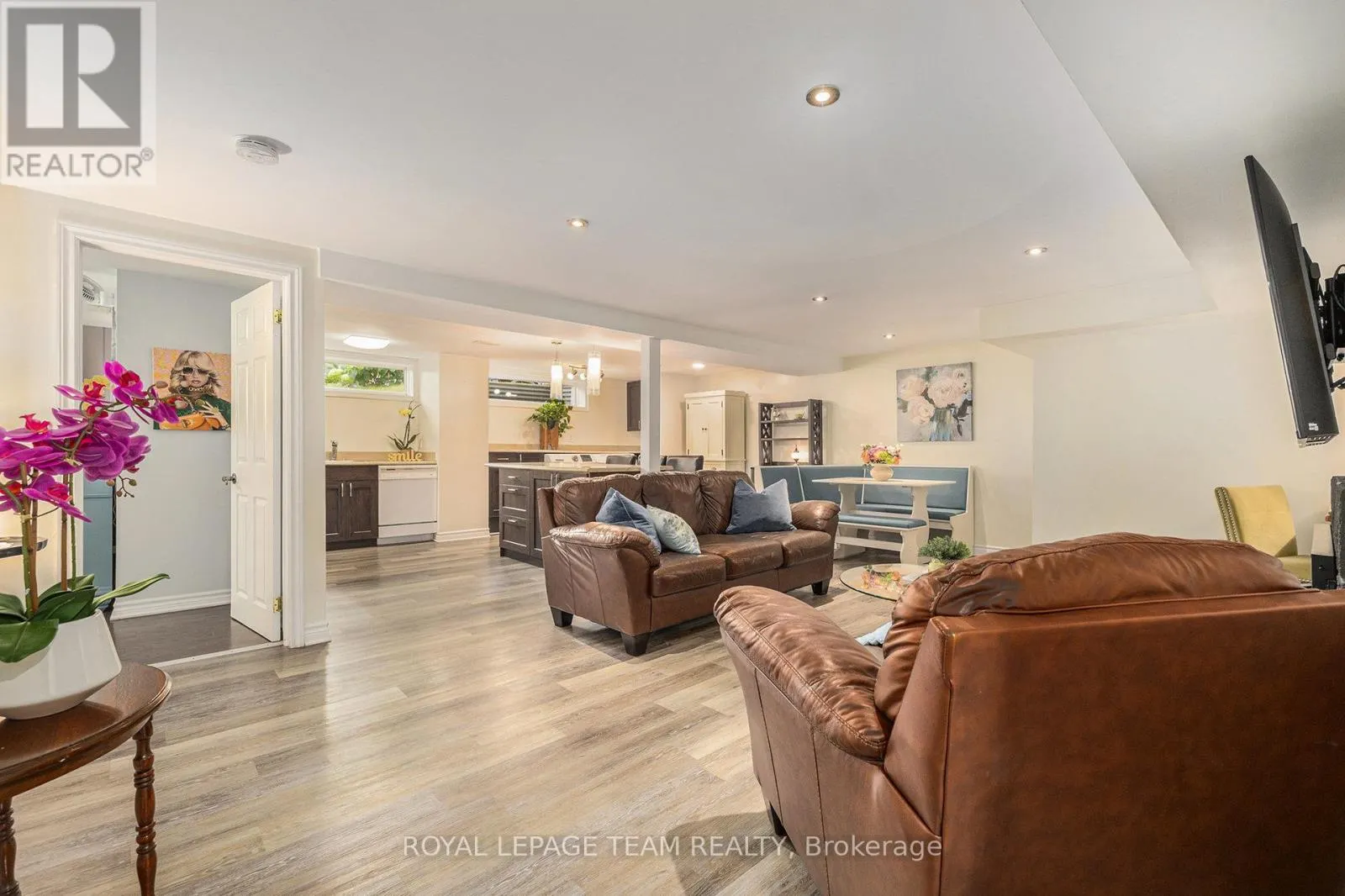 100 QUEENSLINE DRIVE
