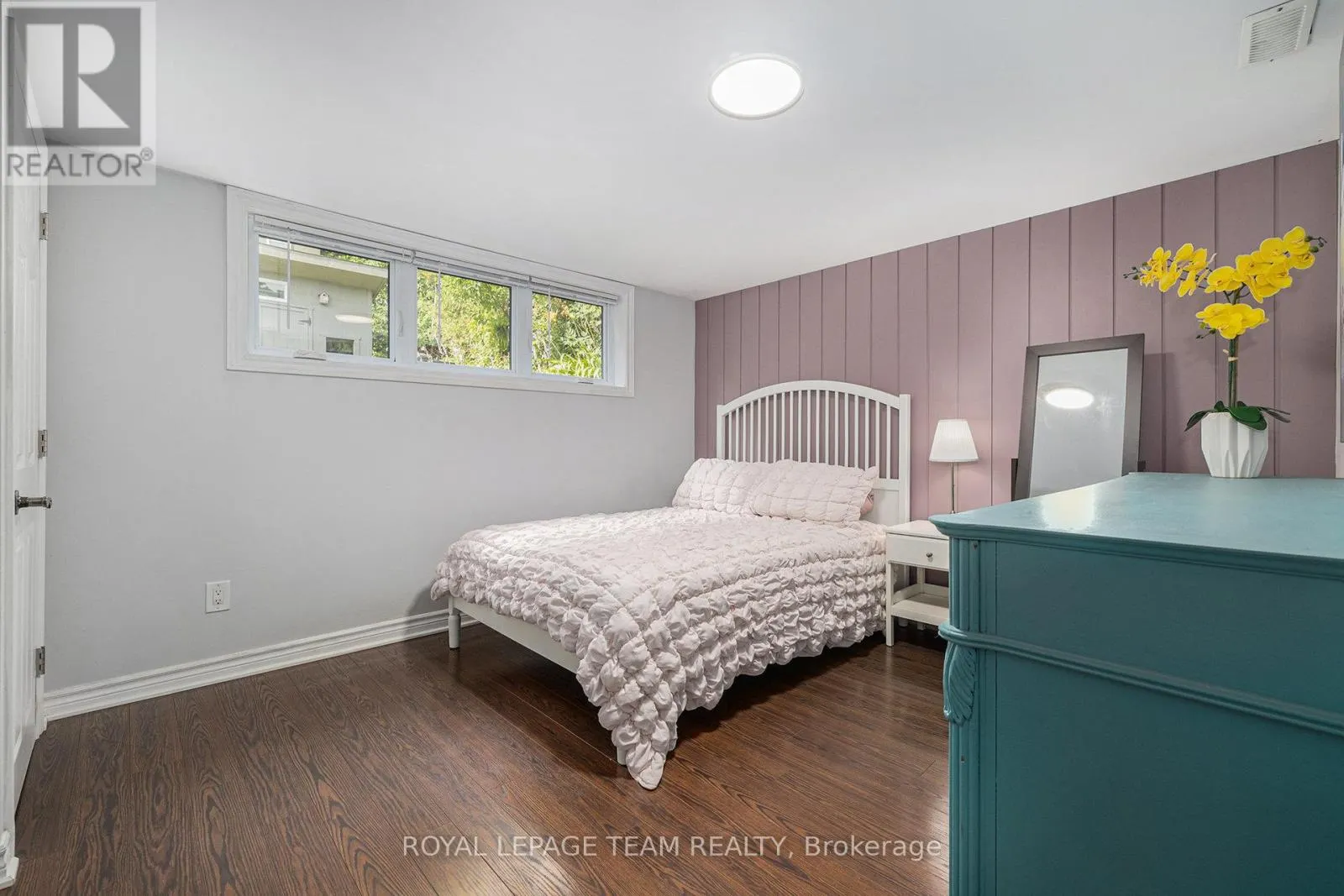 100 QUEENSLINE DRIVE