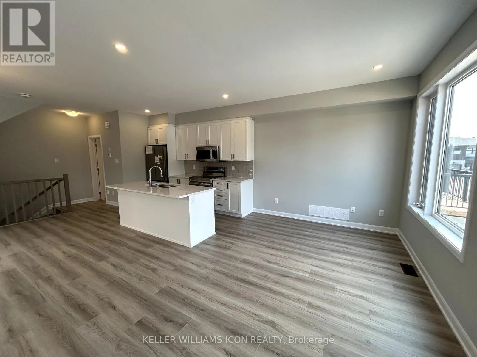 710 LURGAN WAY