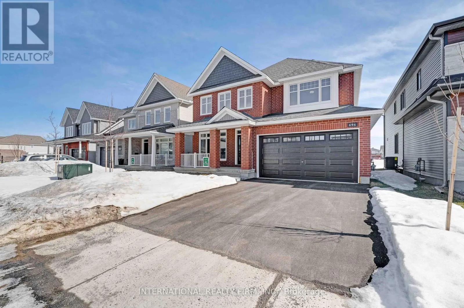 696 MOONFLOWER CRESCENT