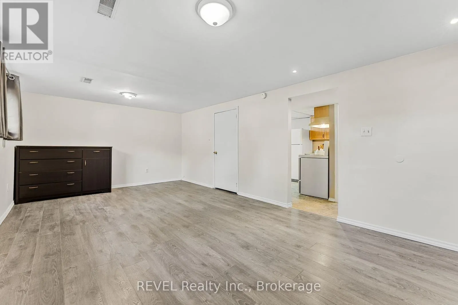 22 MCCOLL DRIVE