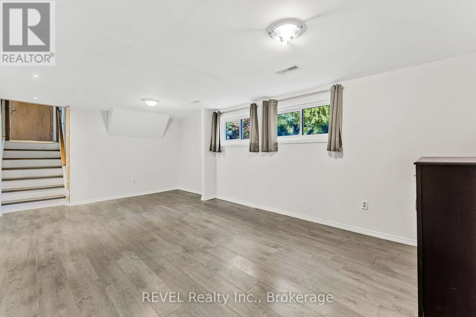 22 MCCOLL DRIVE