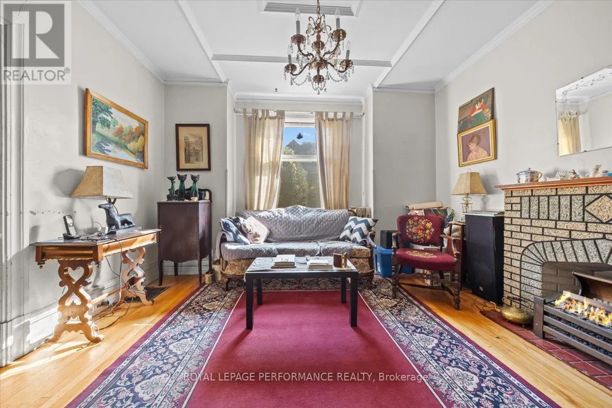 46 LEONARD AVENUE