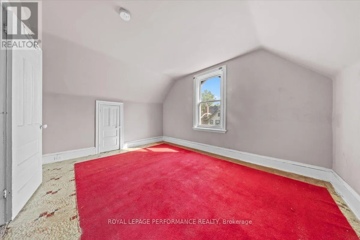 46 LEONARD AVENUE