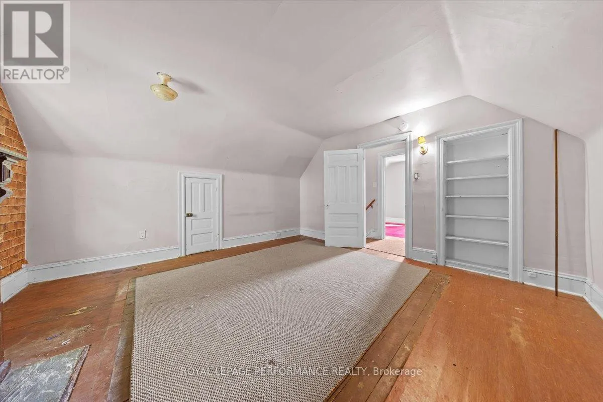 46 LEONARD AVENUE
