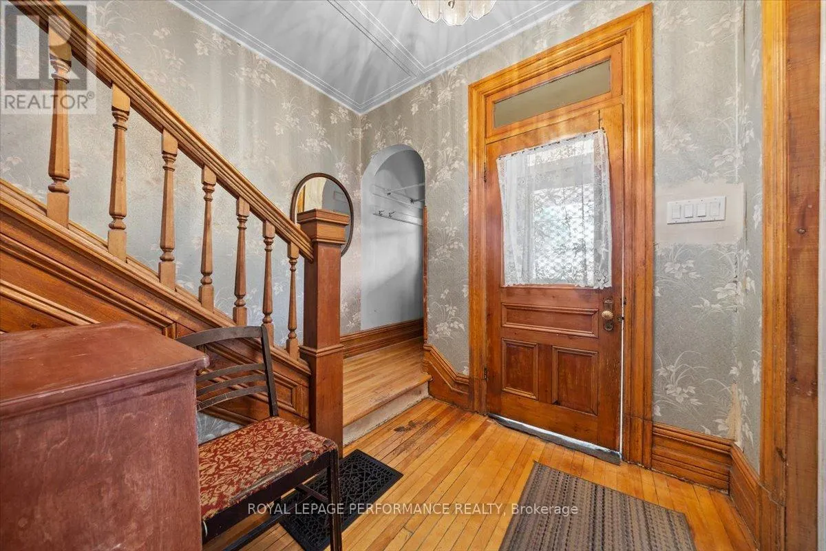 46 LEONARD AVENUE
