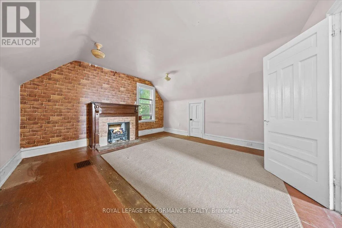 46 LEONARD AVENUE