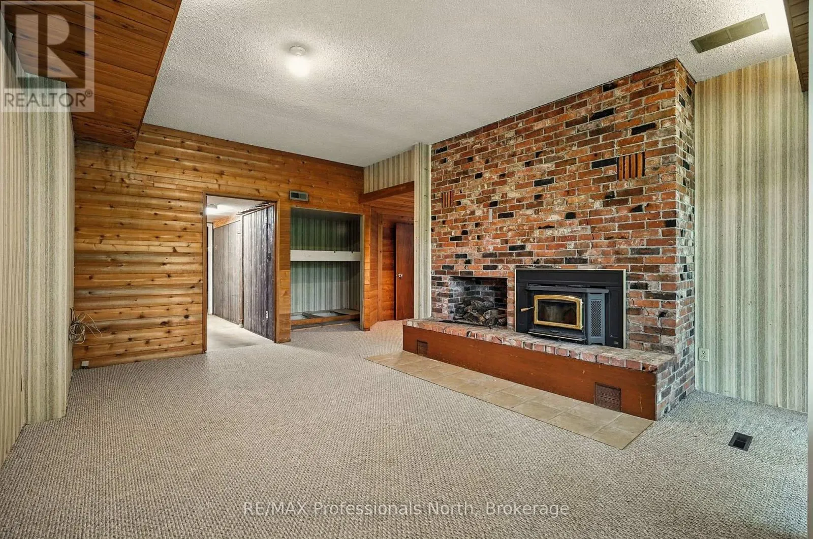 64 WOODLAND DRIVE