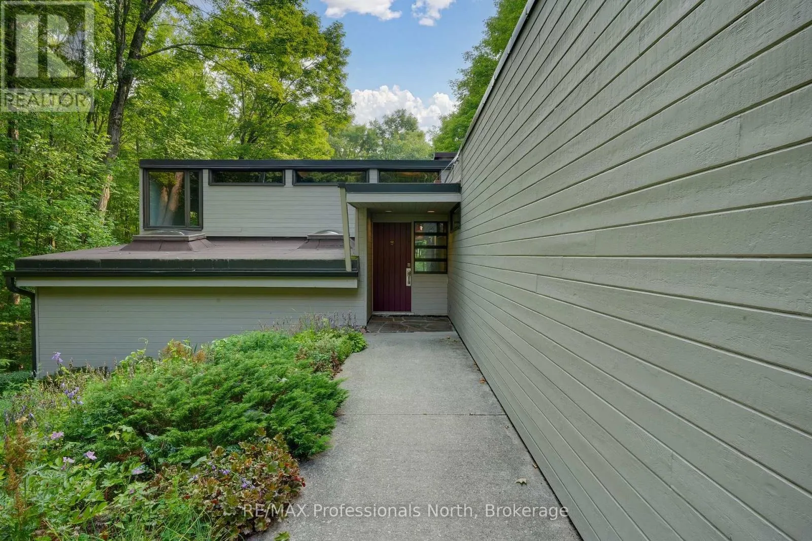 64 WOODLAND DRIVE
