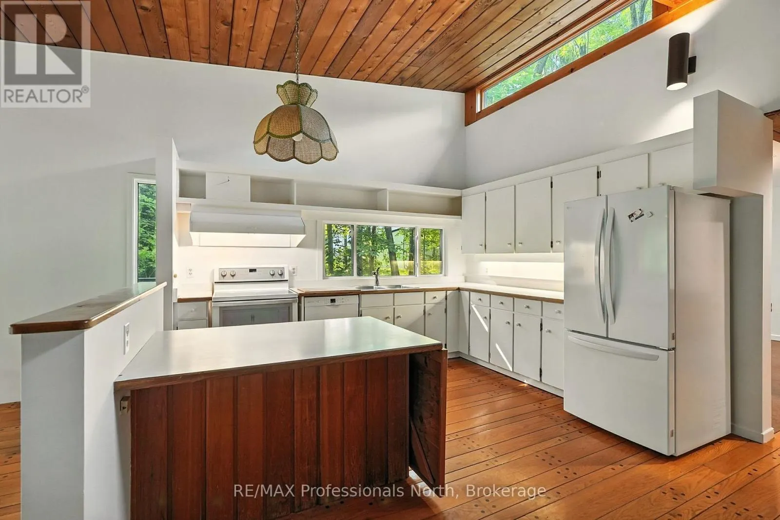 64 WOODLAND DRIVE