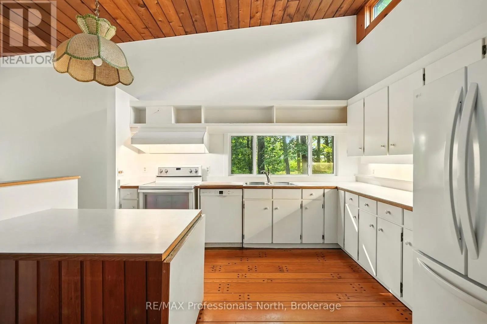 64 WOODLAND DRIVE