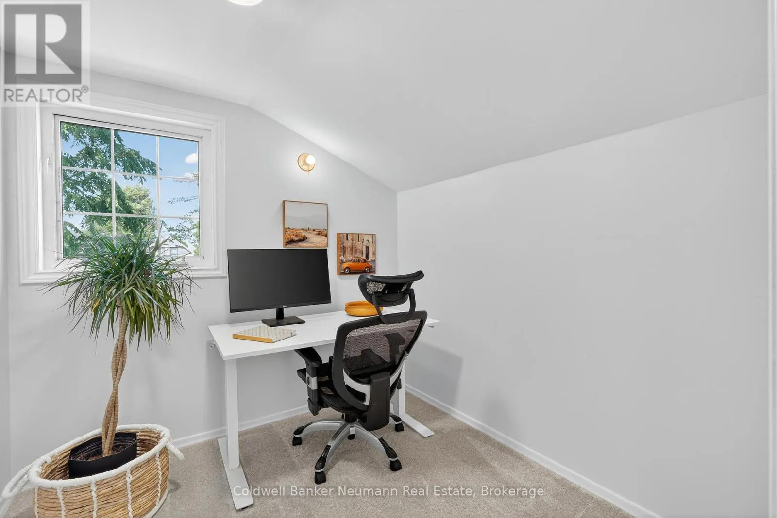 118 1/2 WELLINGTON STREET