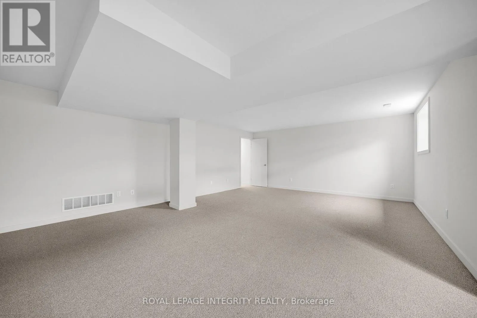 925 ISLINGTON WAY