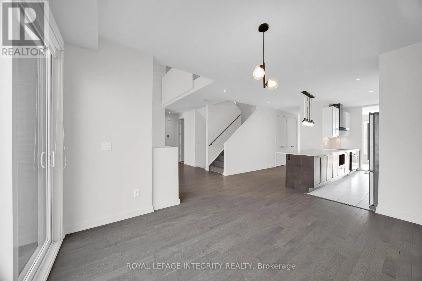 925 ISLINGTON WAY