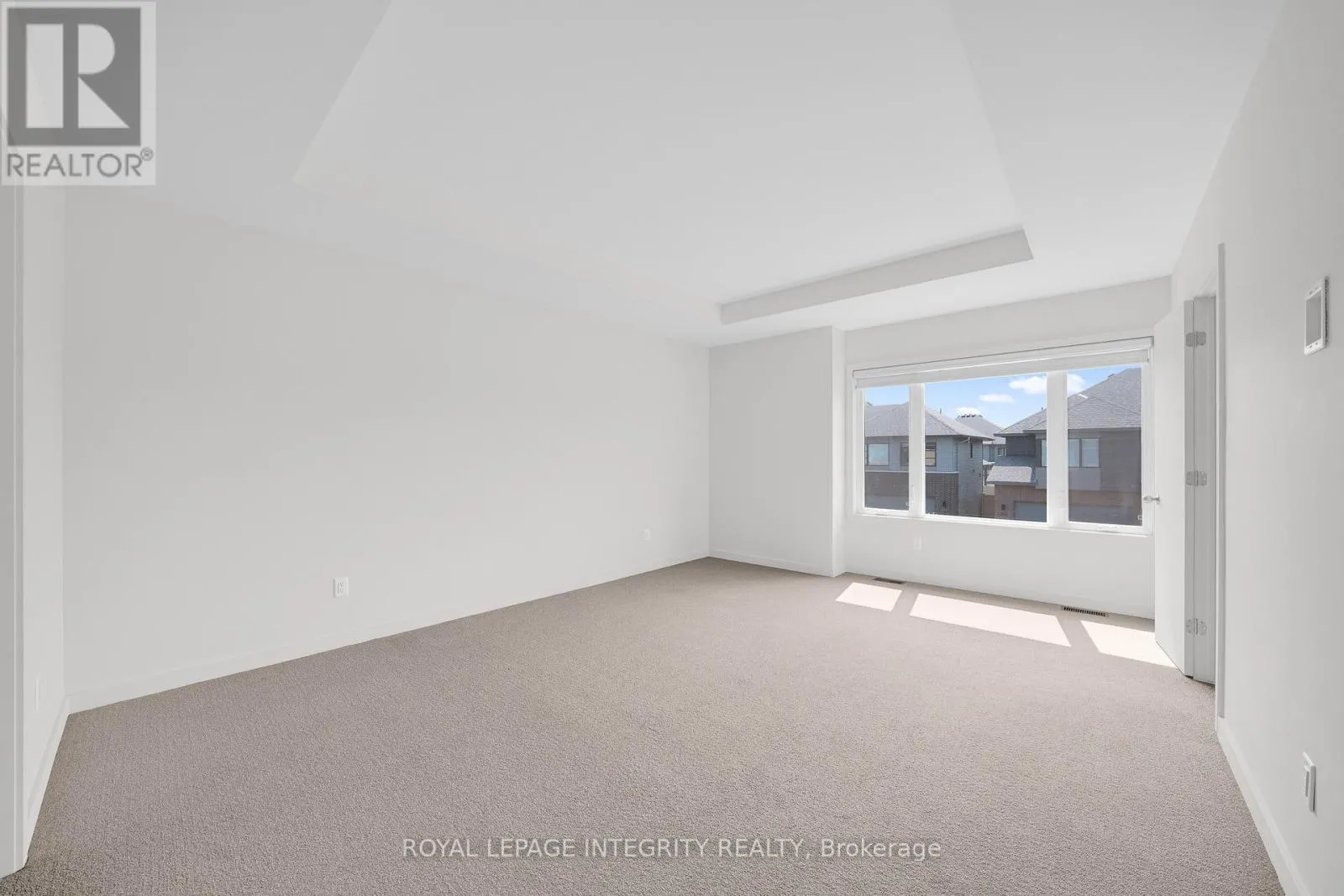 925 ISLINGTON WAY