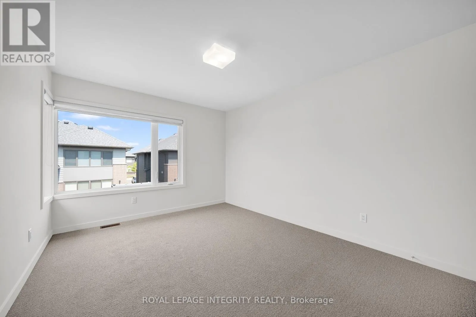 925 ISLINGTON WAY