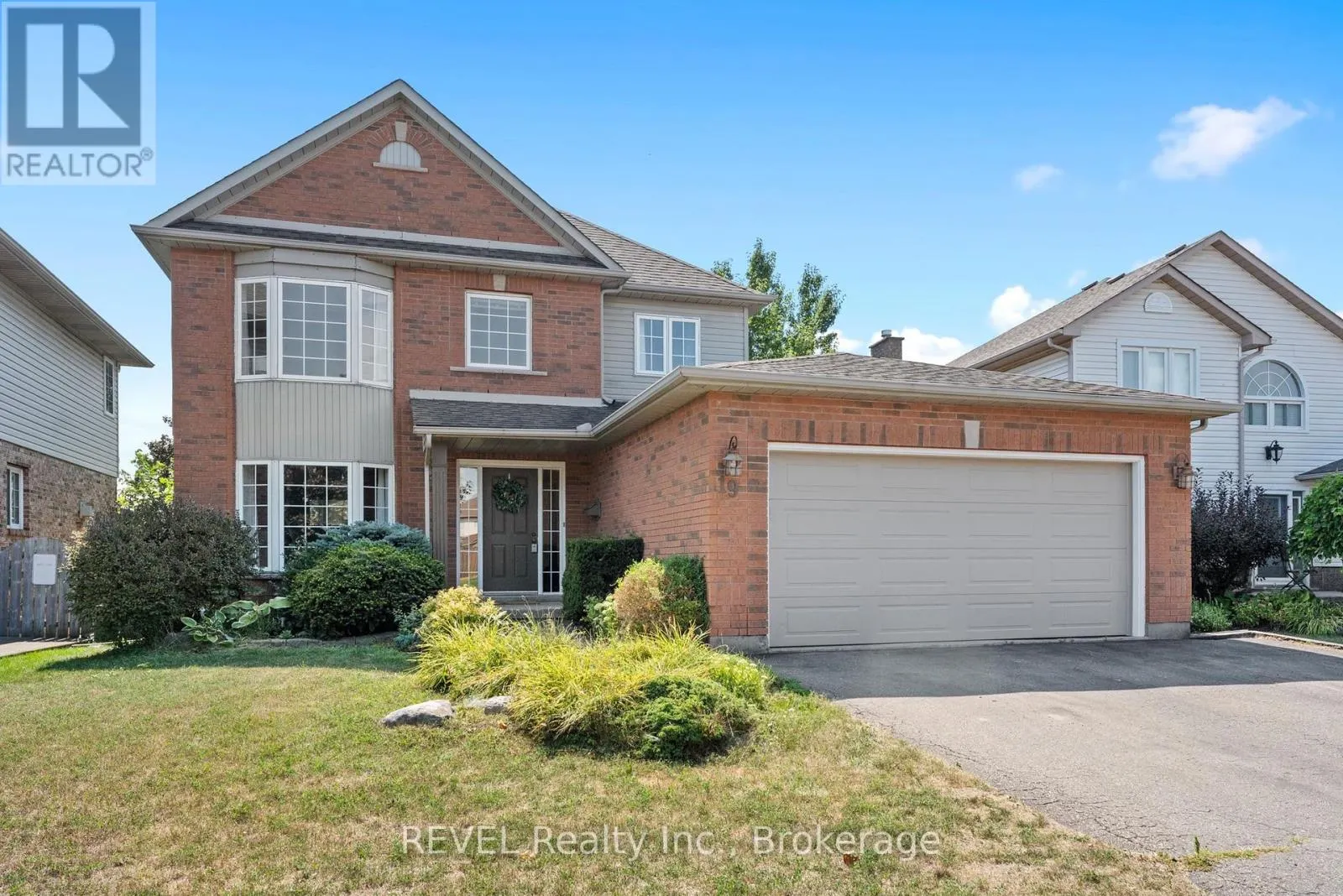 19 CRYSLER CRESCENT