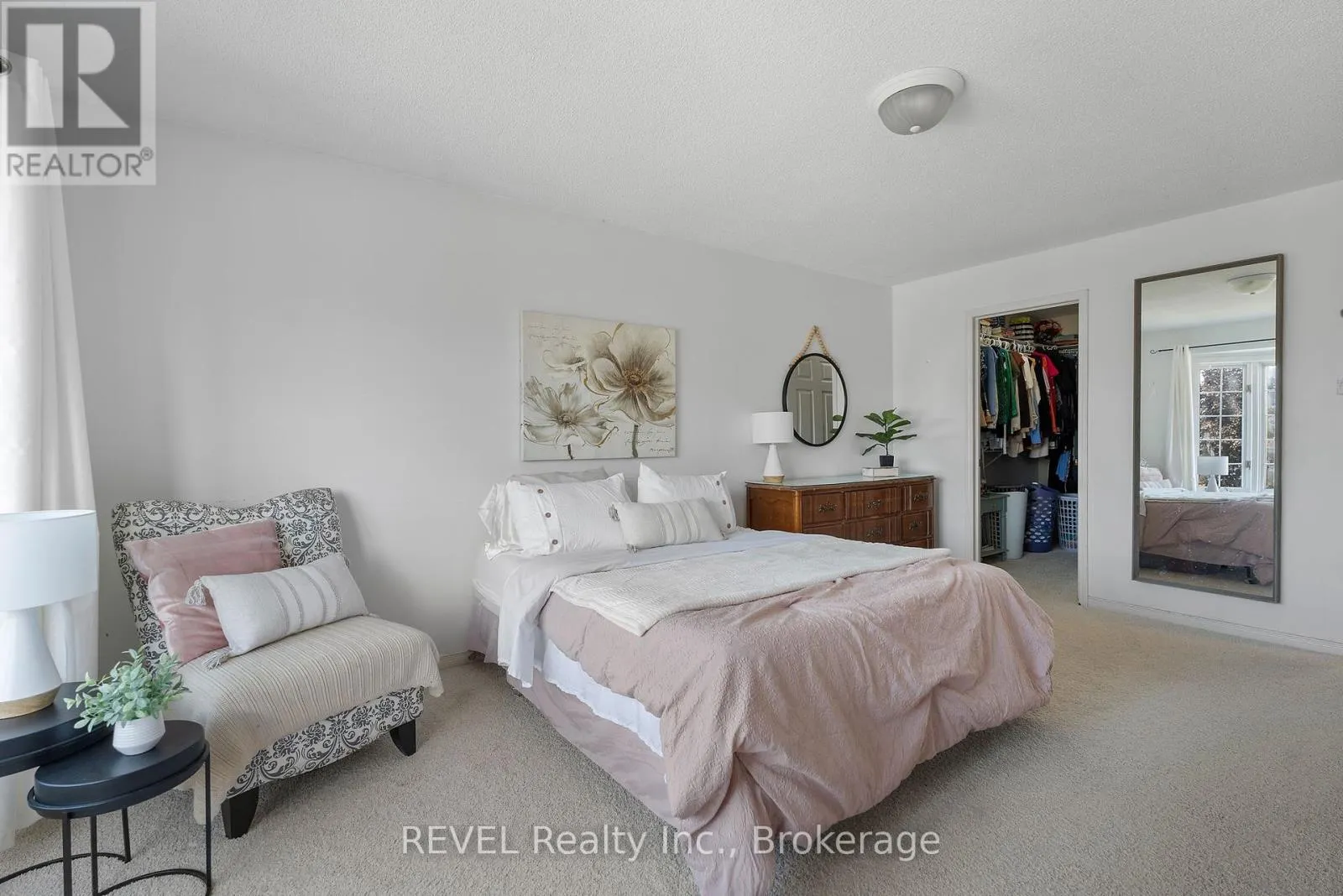 19 CRYSLER CRESCENT