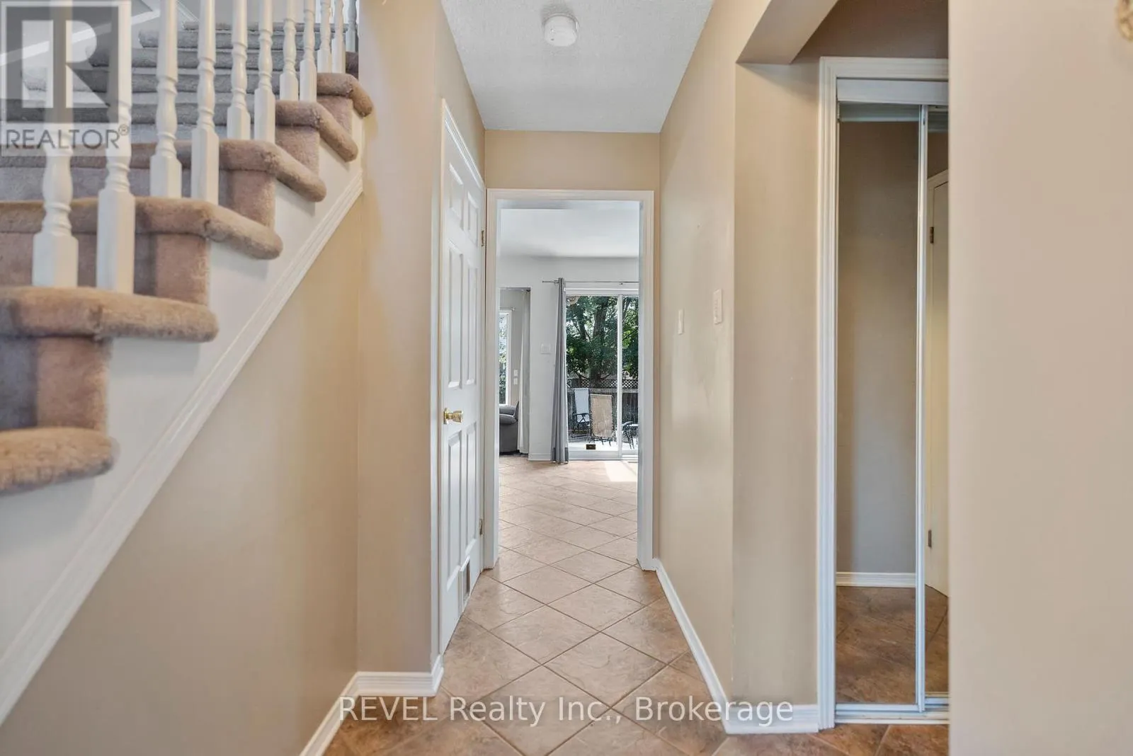 19 CRYSLER CRESCENT