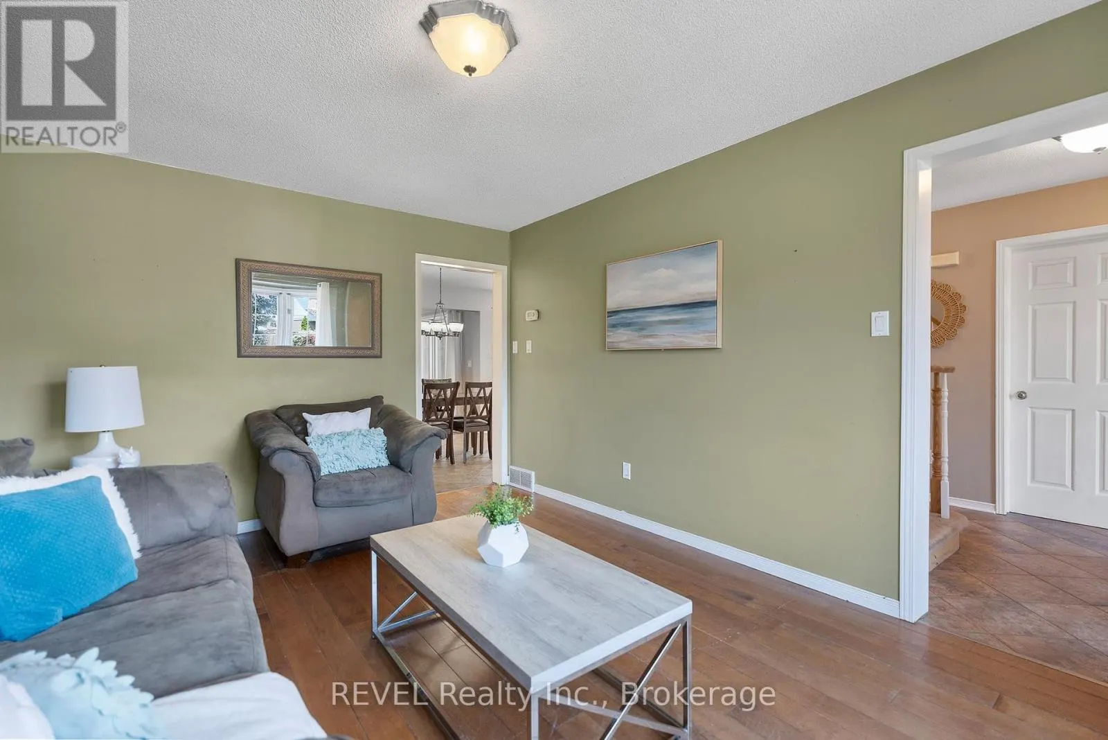 19 CRYSLER CRESCENT