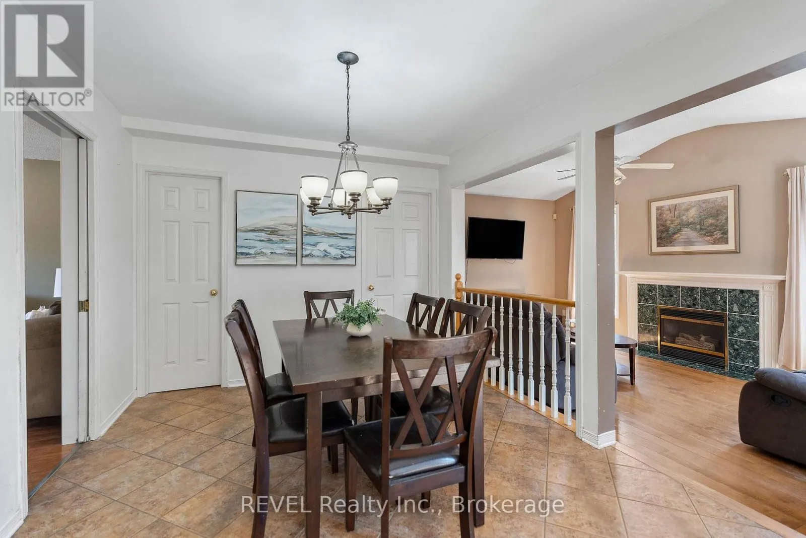 19 CRYSLER CRESCENT