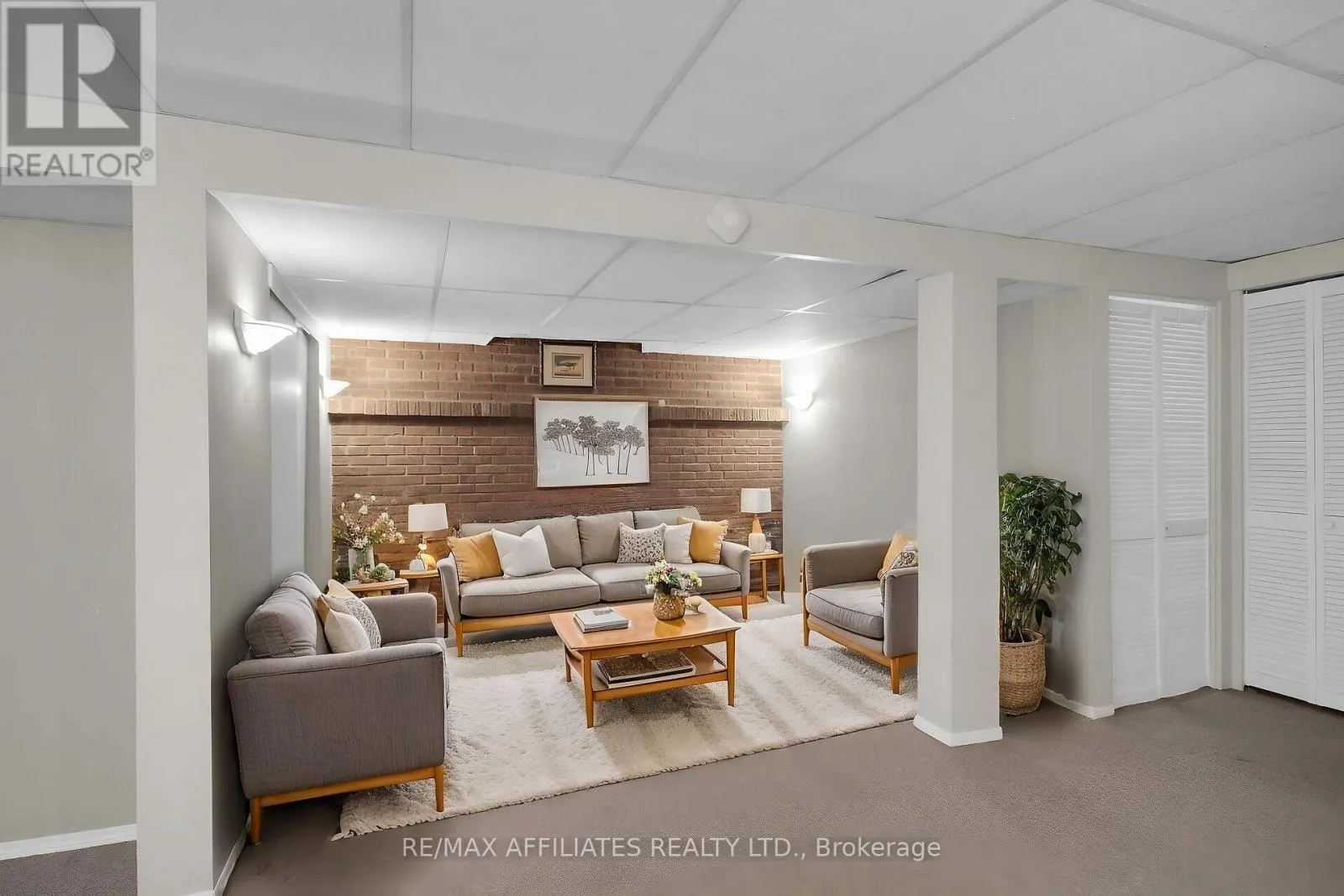 312 MOUNTBATTEN AVENUE