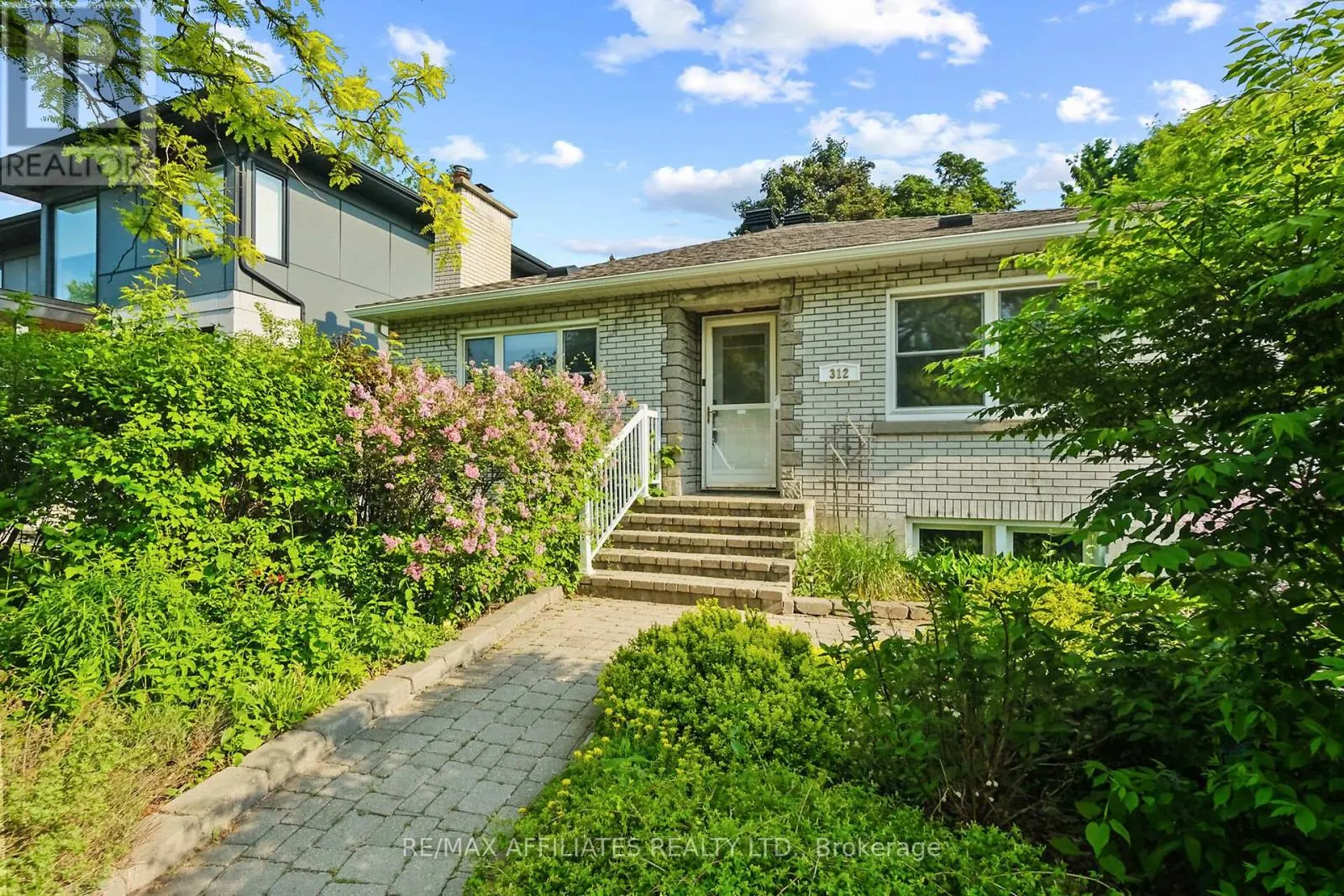 312 MOUNTBATTEN AVENUE