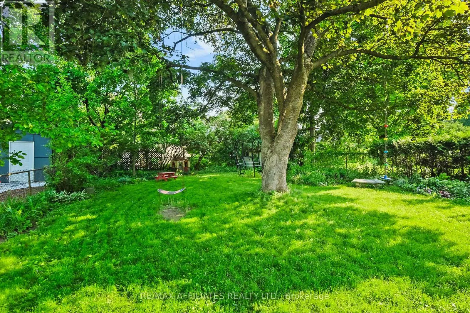 312 MOUNTBATTEN AVENUE