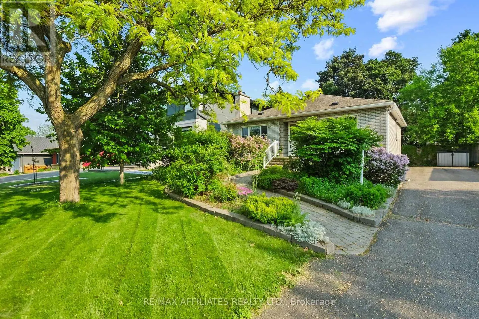 312 MOUNTBATTEN AVENUE