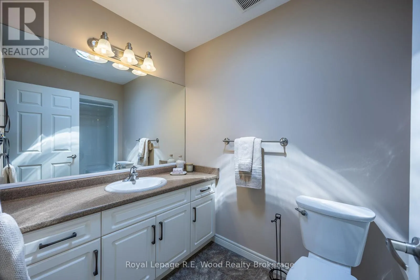 42 HOGARTH DRIVE