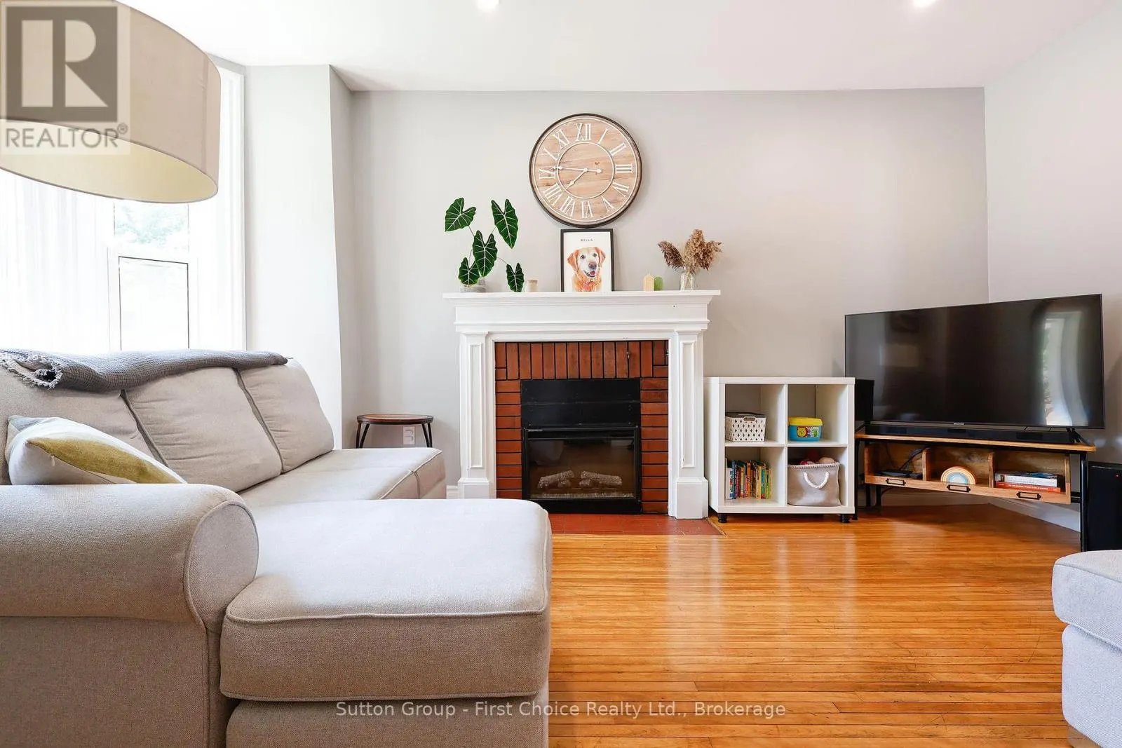 64 DUFFERIN STREET