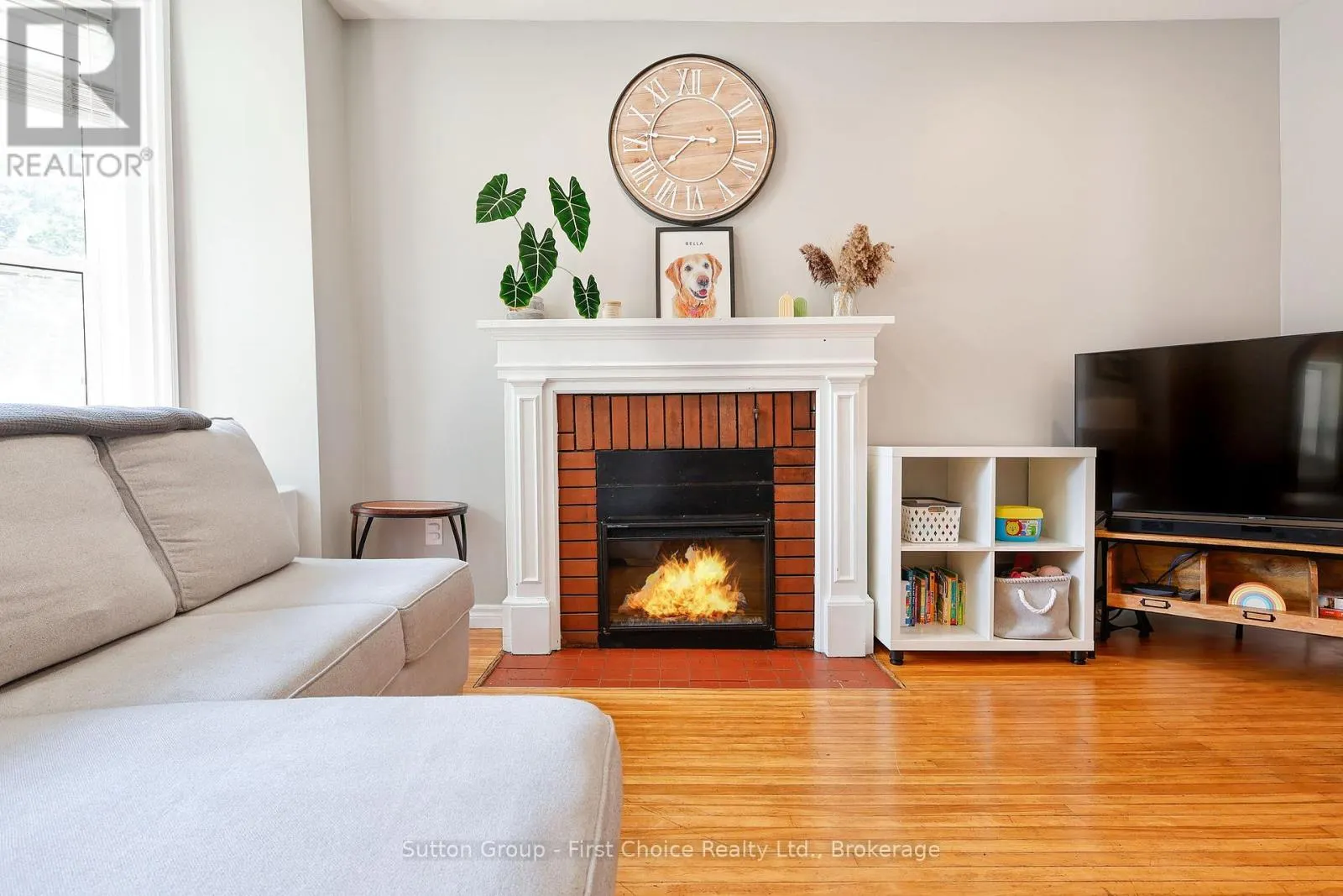 64 DUFFERIN STREET