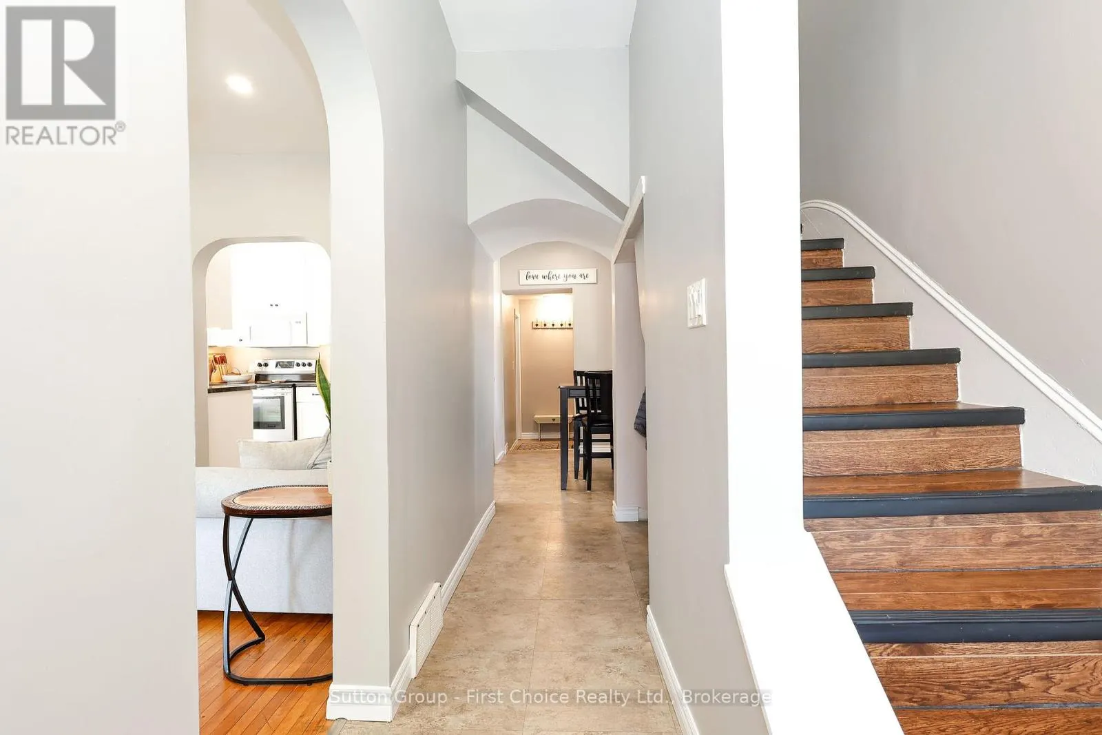 64 DUFFERIN STREET