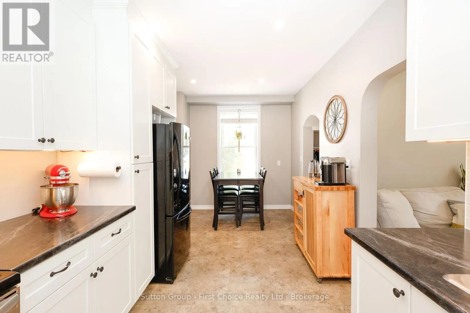 64 DUFFERIN STREET