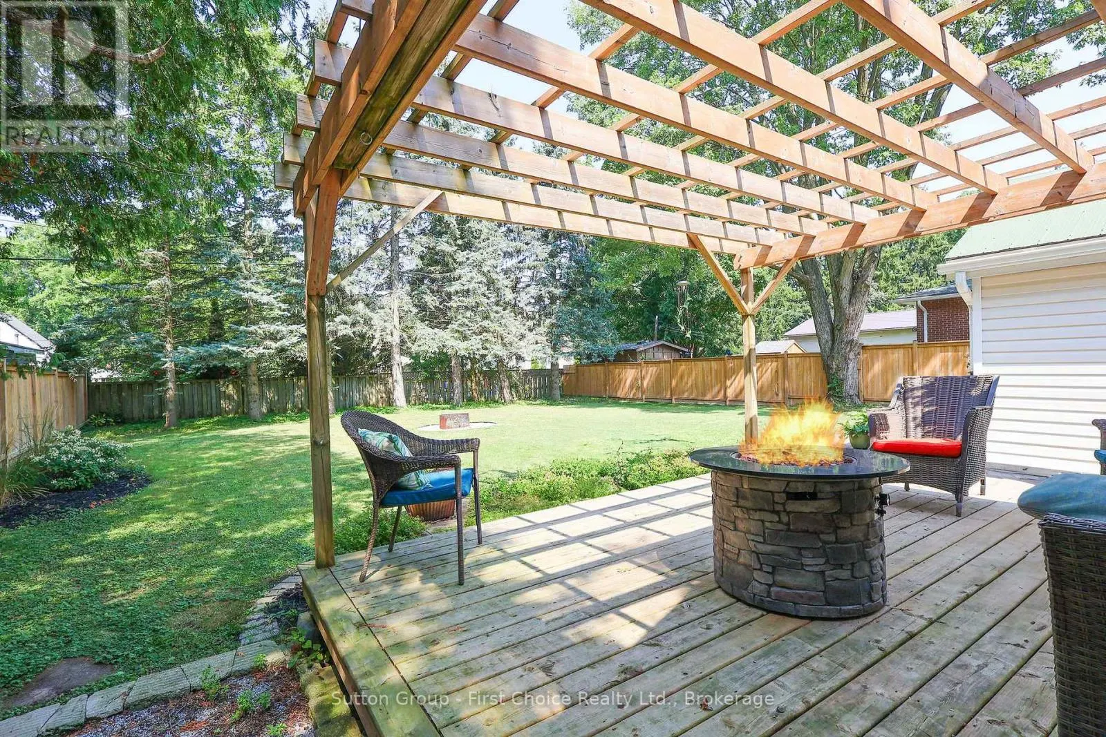 64 DUFFERIN STREET