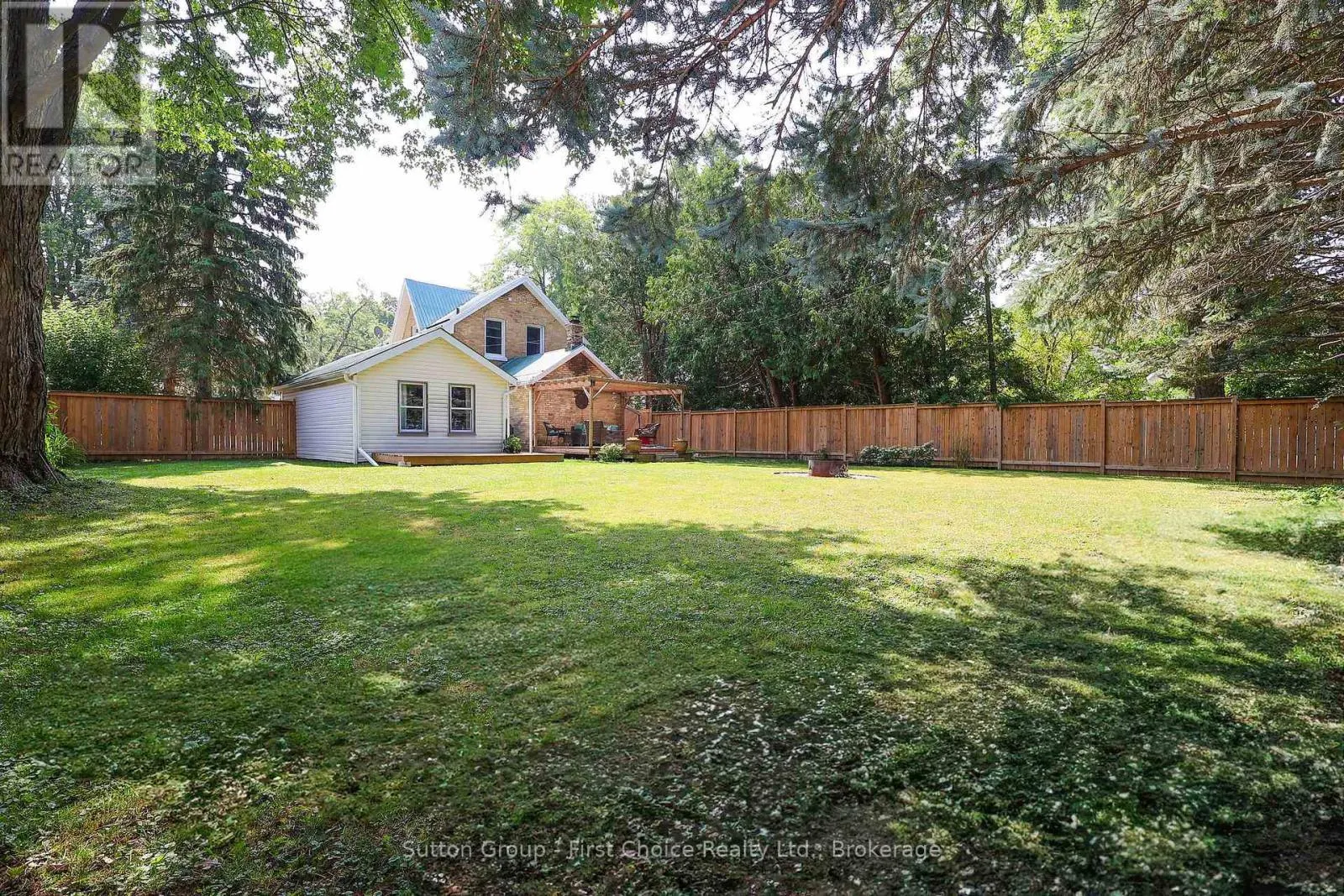 64 DUFFERIN STREET