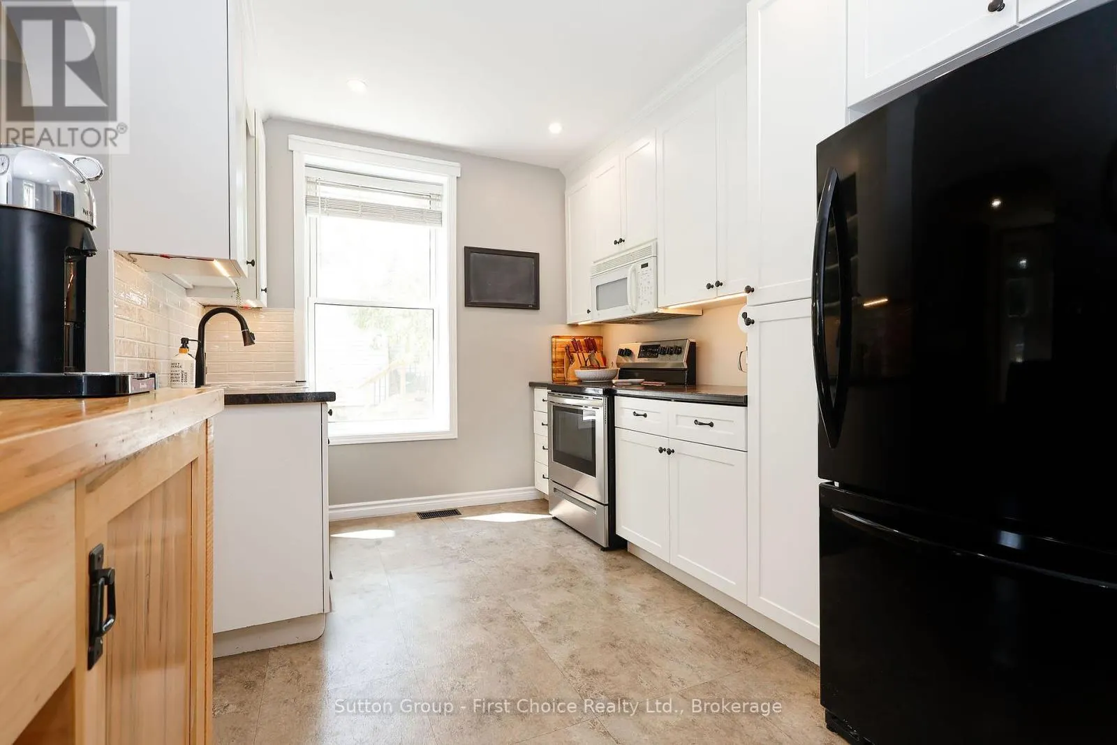 64 DUFFERIN STREET