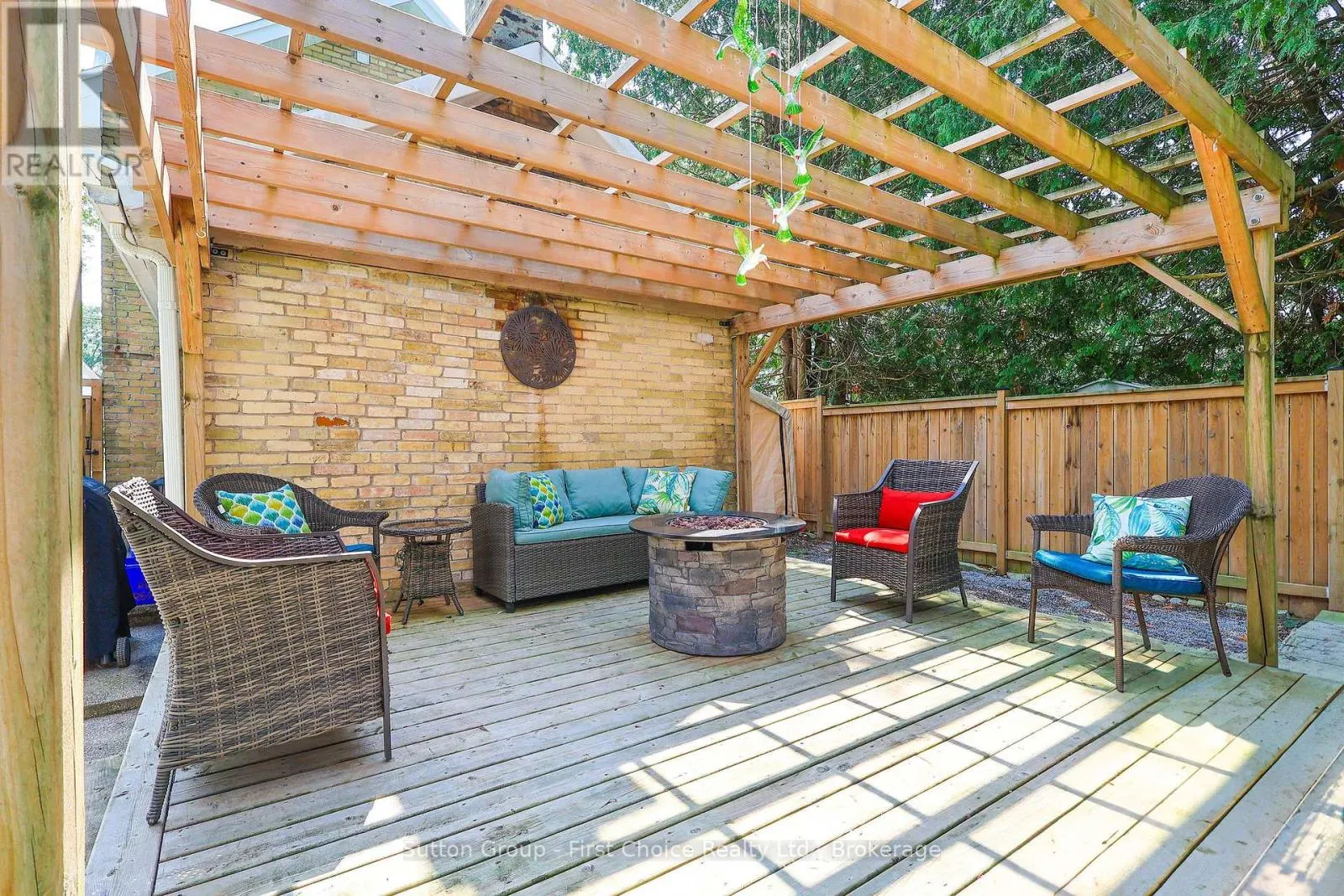 64 DUFFERIN STREET