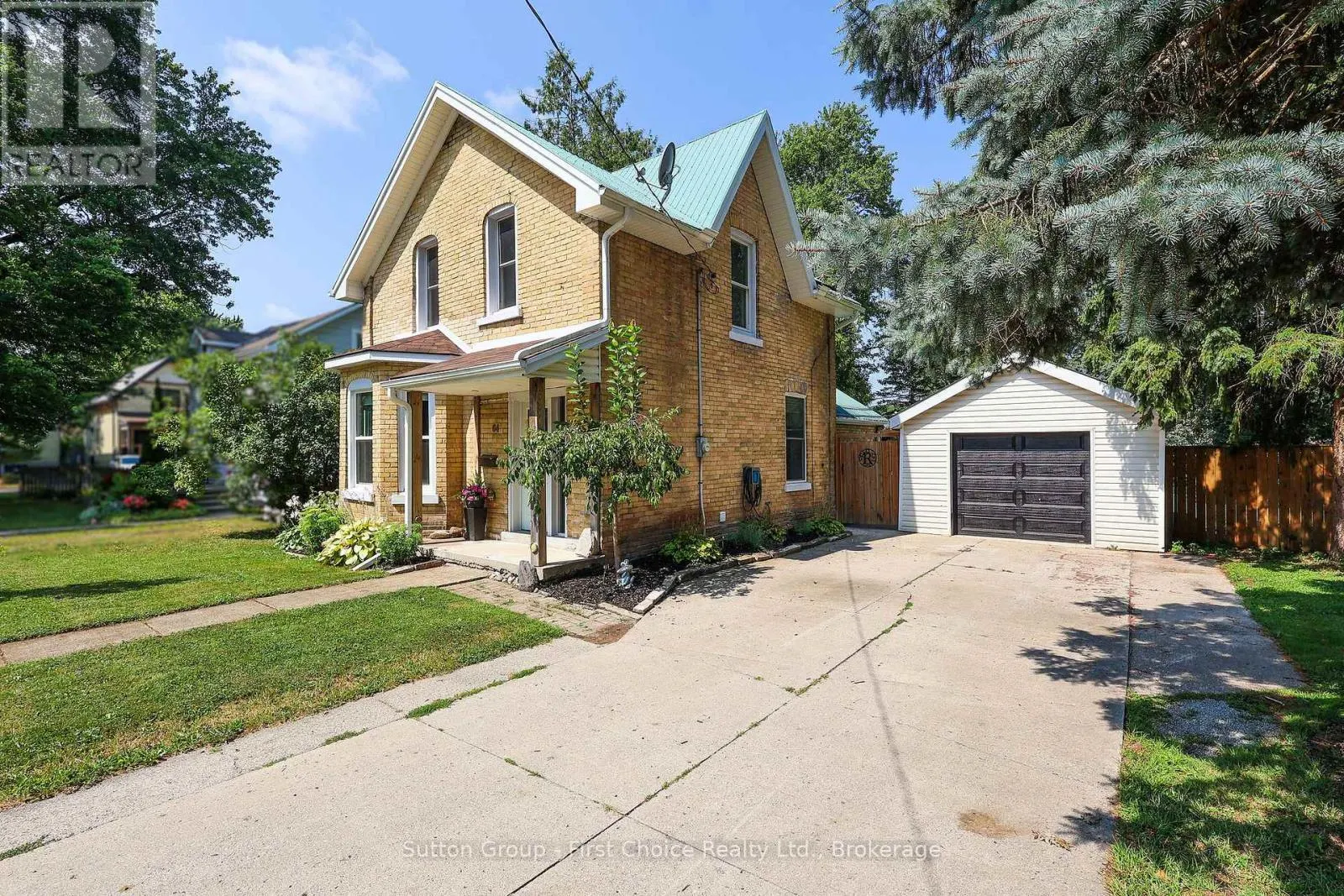 64 DUFFERIN STREET