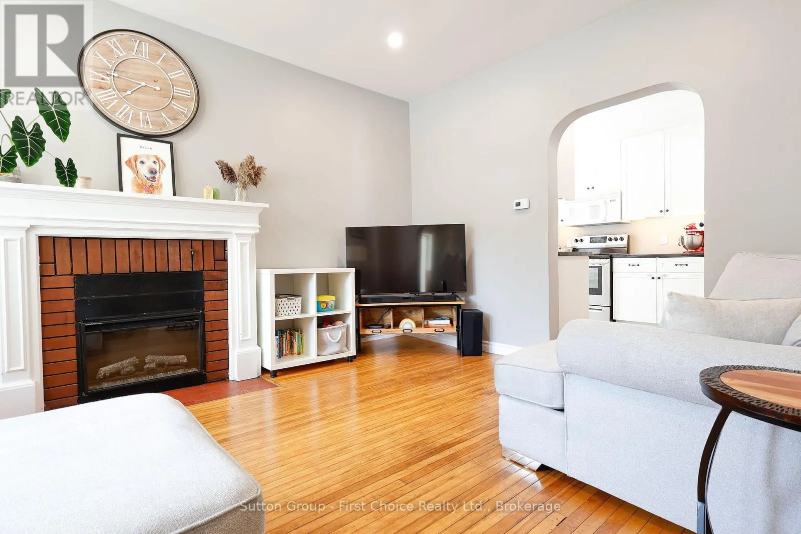 64 DUFFERIN STREET