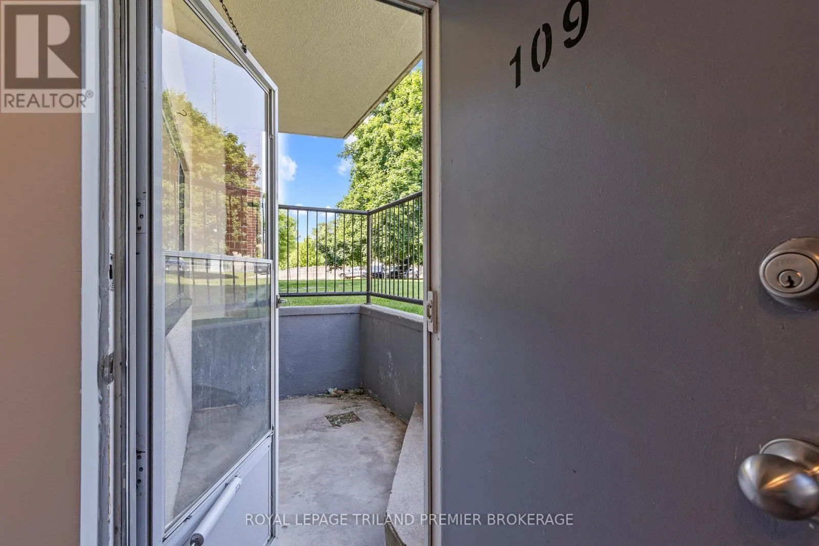 109 - 1176 HAMILTON ROAD, #109