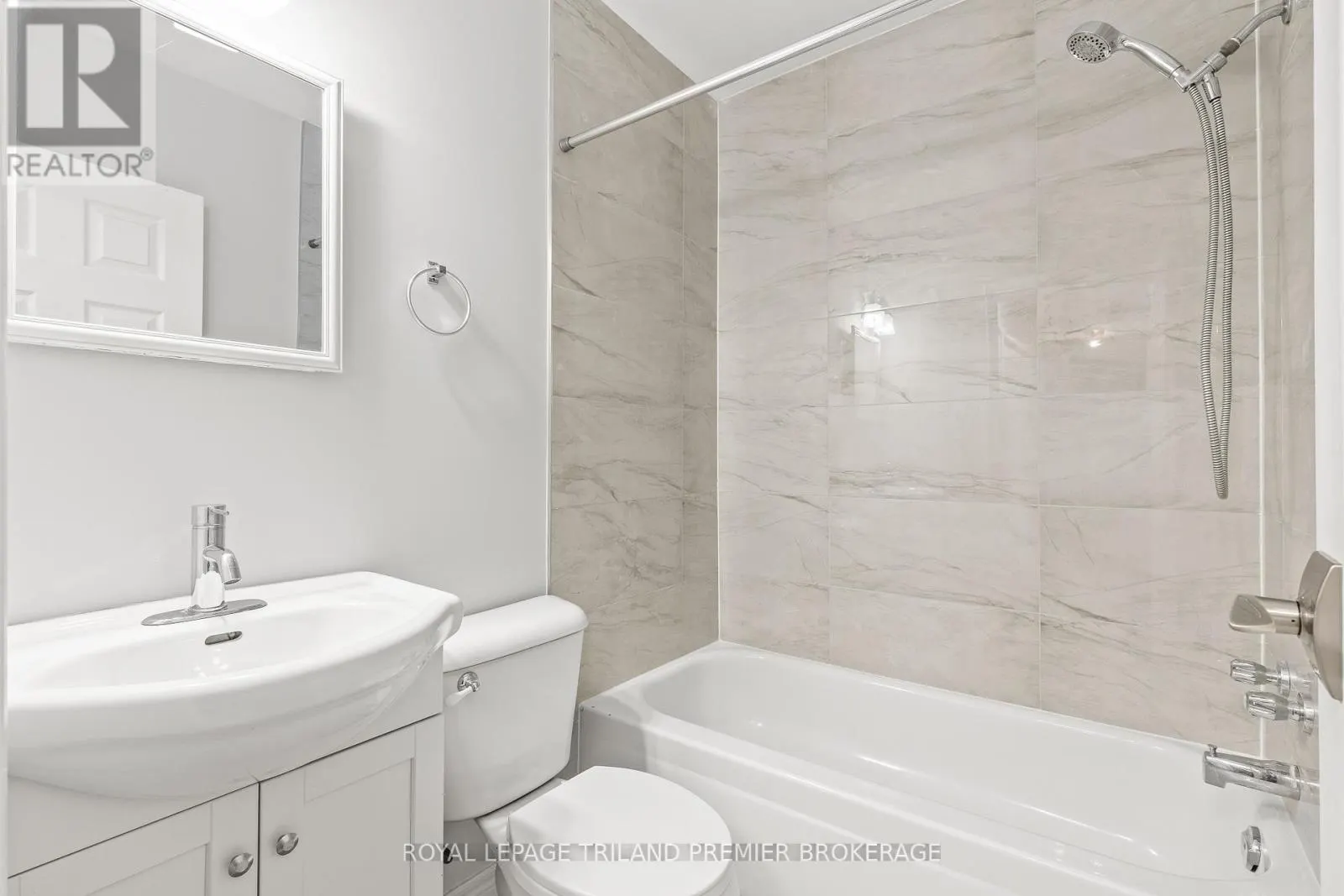 109 - 1176 HAMILTON ROAD, #109