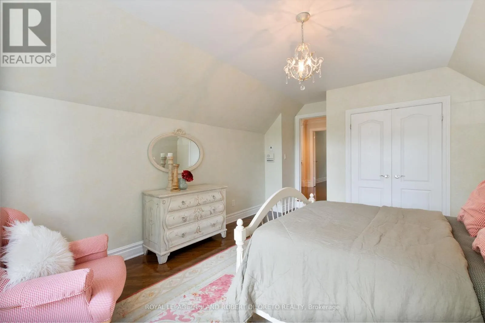 27 HOEFNAGELS CRESCENT