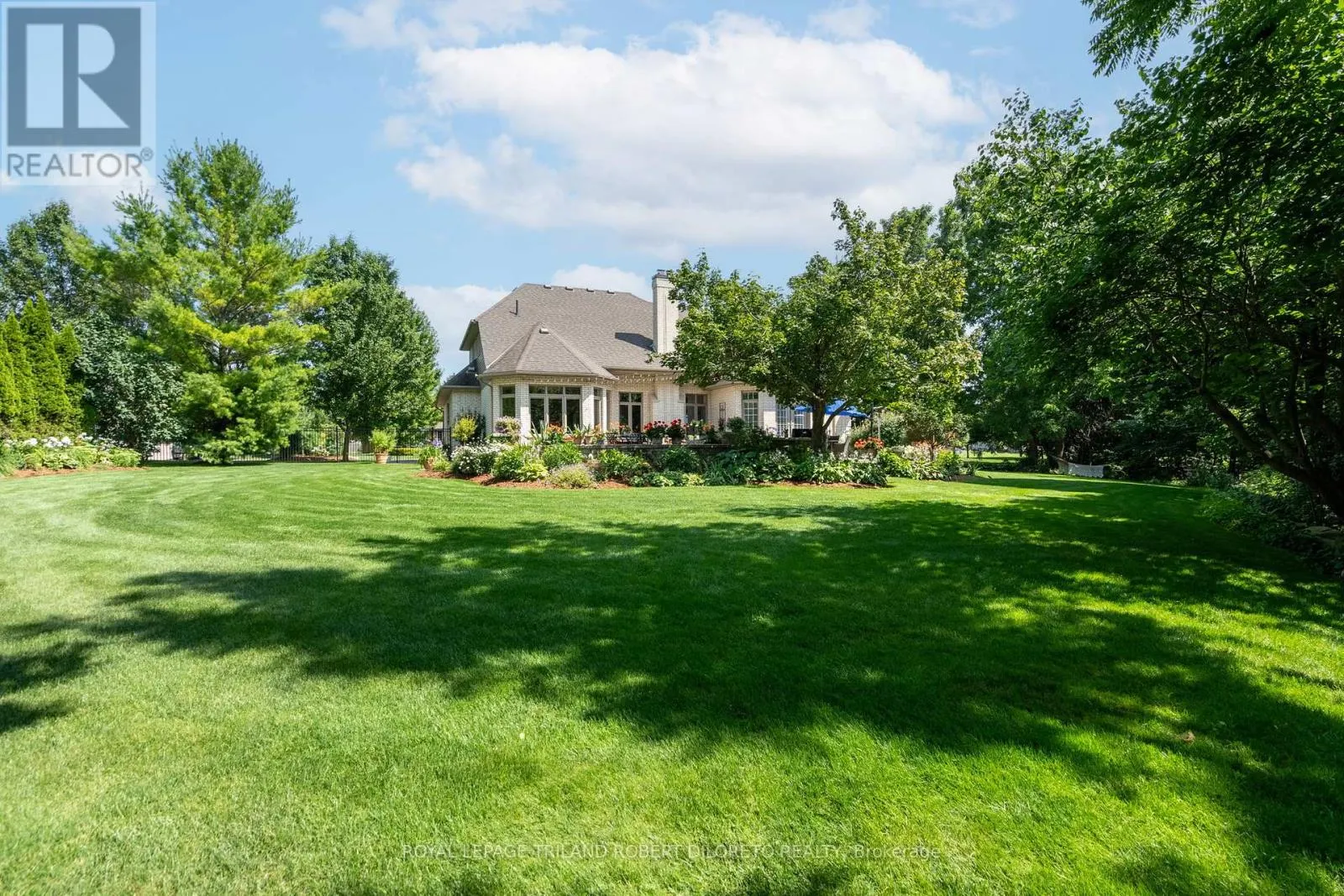 27 HOEFNAGELS CRESCENT