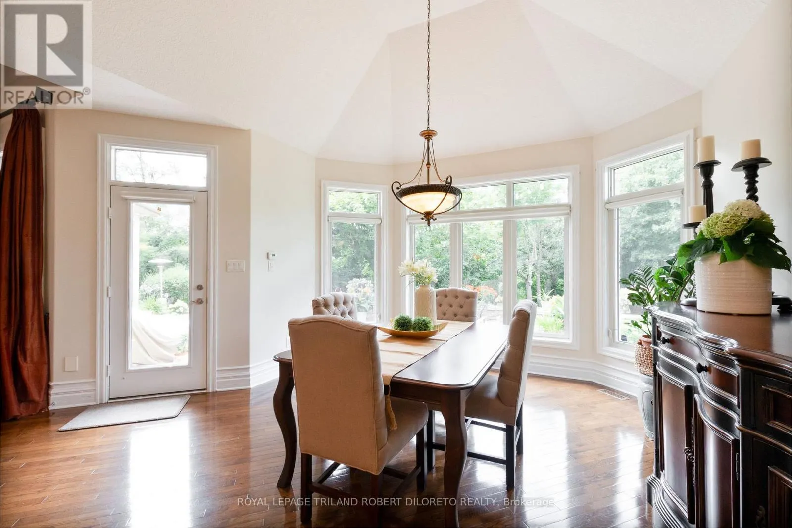 27 HOEFNAGELS CRESCENT