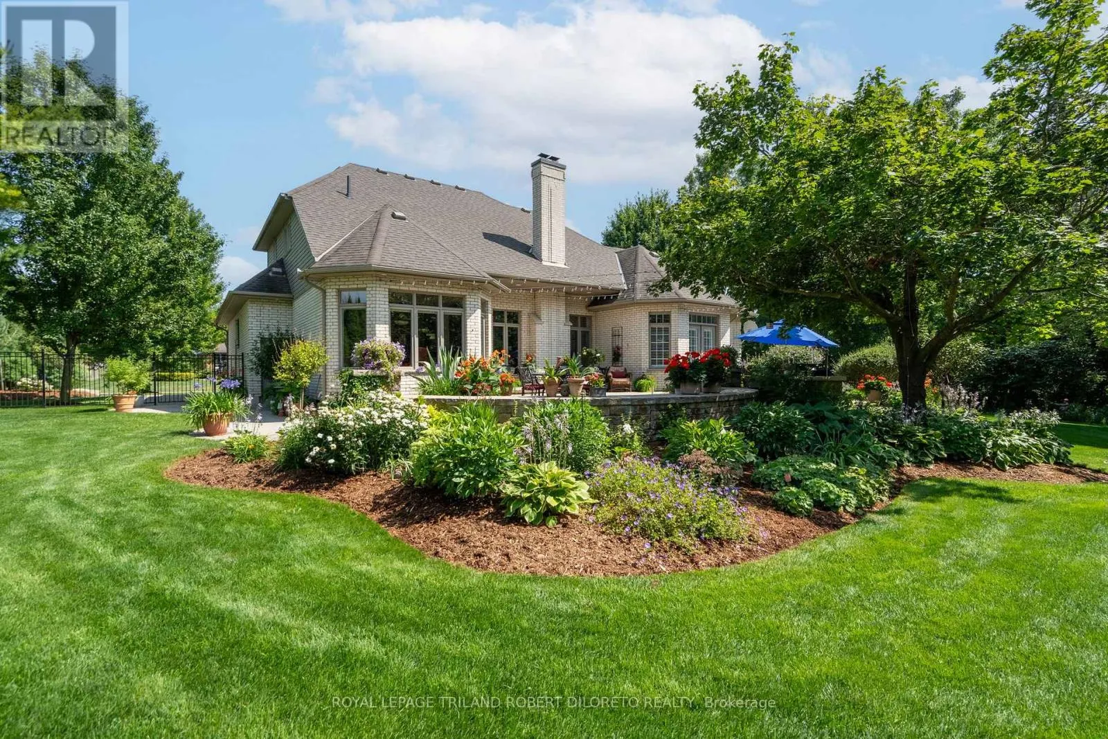 27 HOEFNAGELS CRESCENT