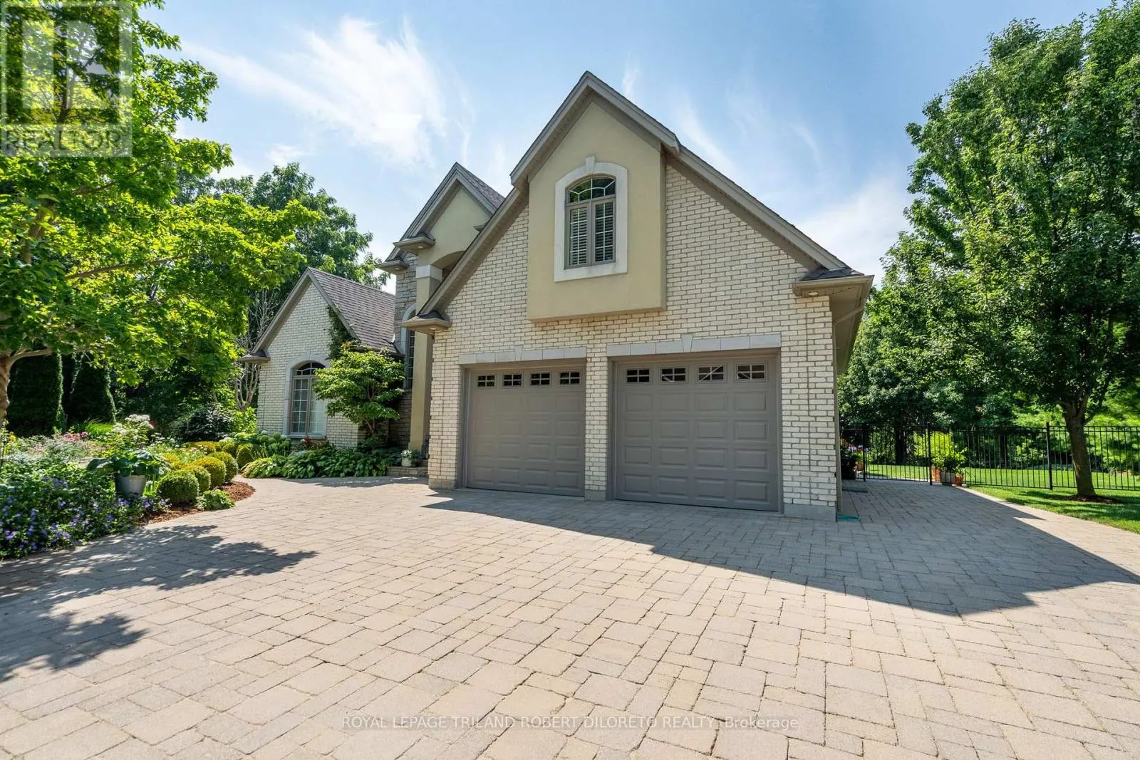27 HOEFNAGELS CRESCENT